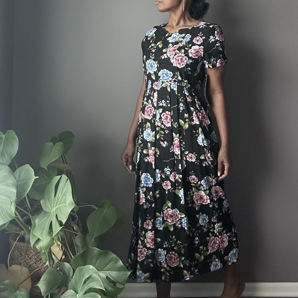 Vintage Erika Maxi Dress Women's Small Black Floral Print Tie Waist 90s Mom NWT